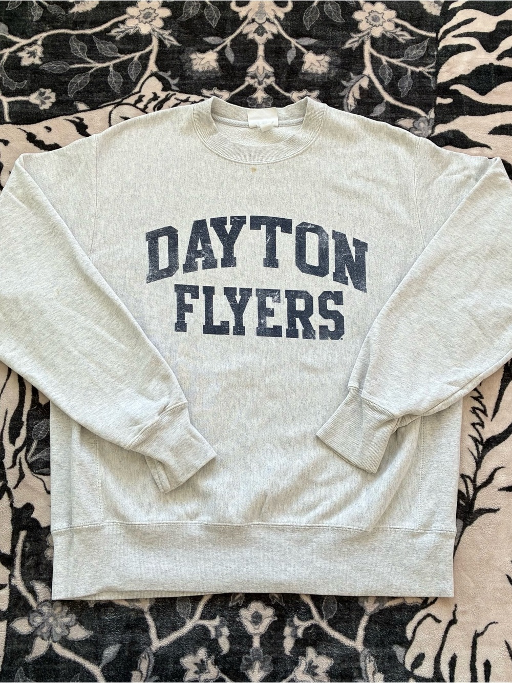 017 - CHAMPION REVERSE WEAVE UNIVERSITY OF DAYTON OHIO FLYERS SWEATSHIRT